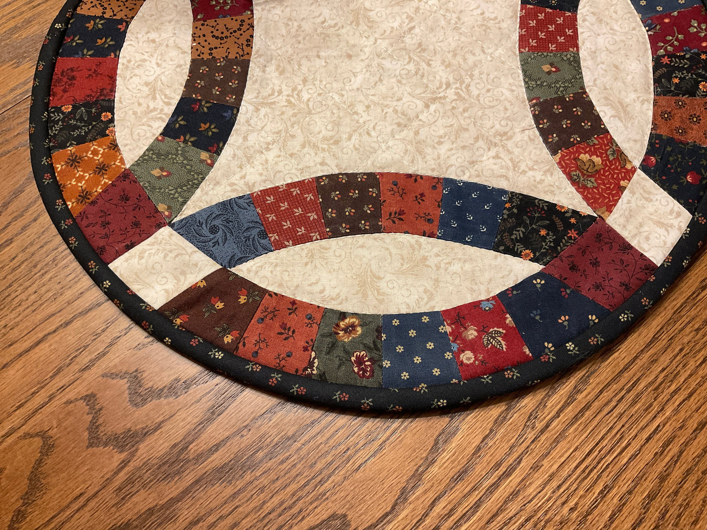 Primitive Farmhouse Double Wedding Ring Table Topper Item #1914