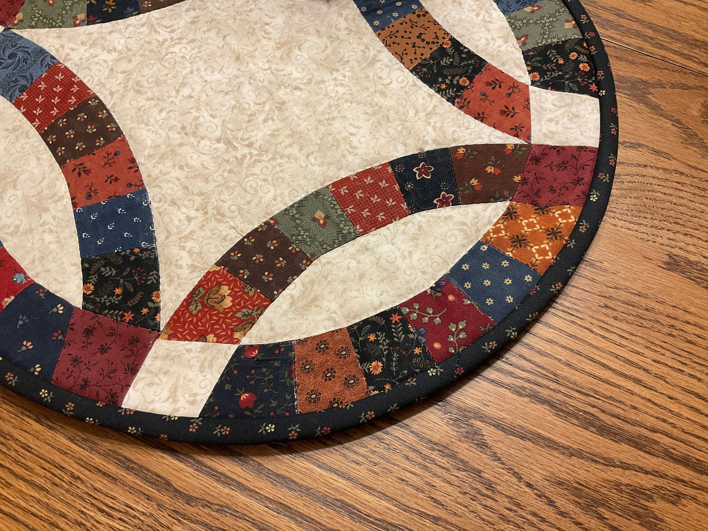 Primitive Farmhouse Double Wedding Ring Table Topper Item #1914