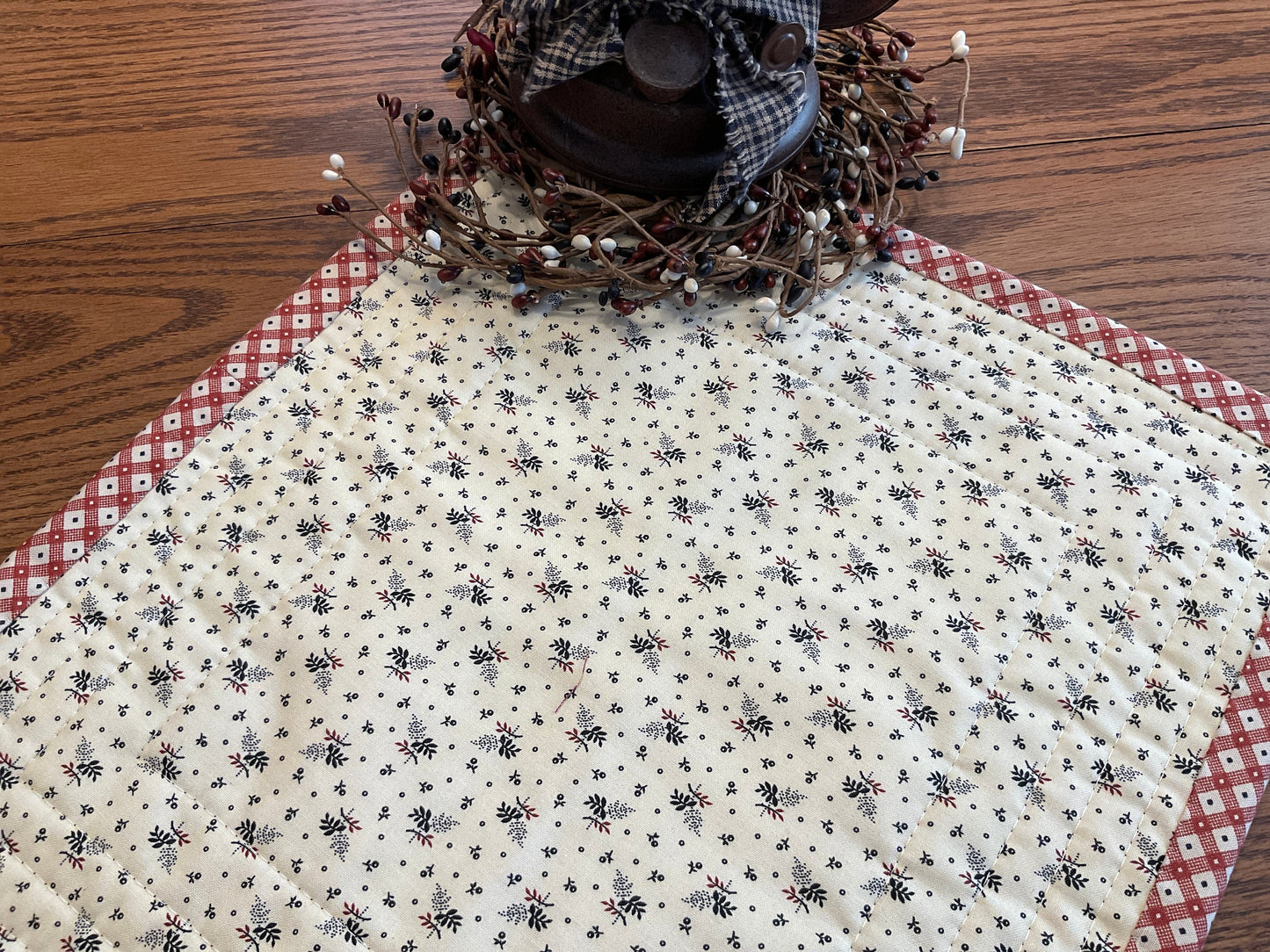 Primitive Farmhouse Summer Table Topper Item #1924
