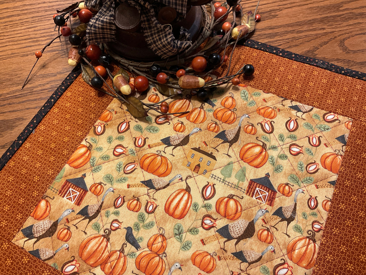 Primitive Farmhouse Autumn Table Topper Item #1930