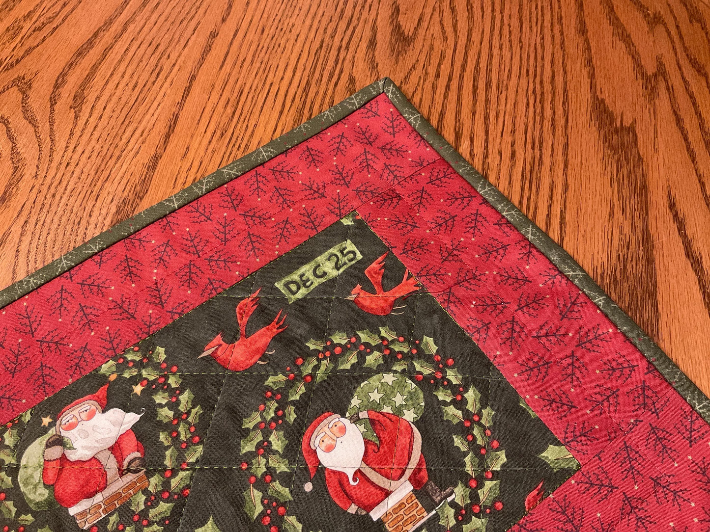 Christmas Primitive Farmhouse Santa Table Runner Item #1948