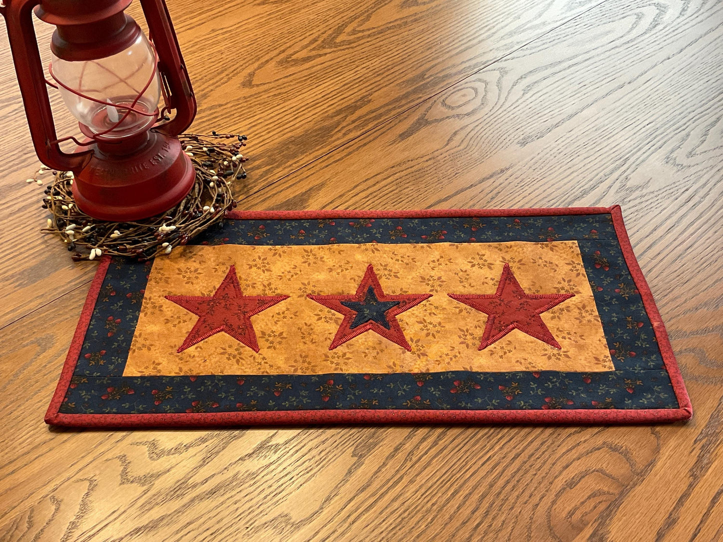 Primitive Farmhouse Americana Table Runner Item #1983