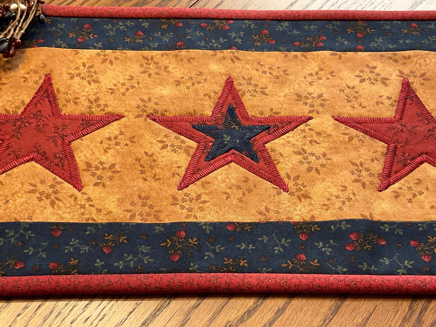 Primitive Farmhouse Americana Table Runner Item #1983