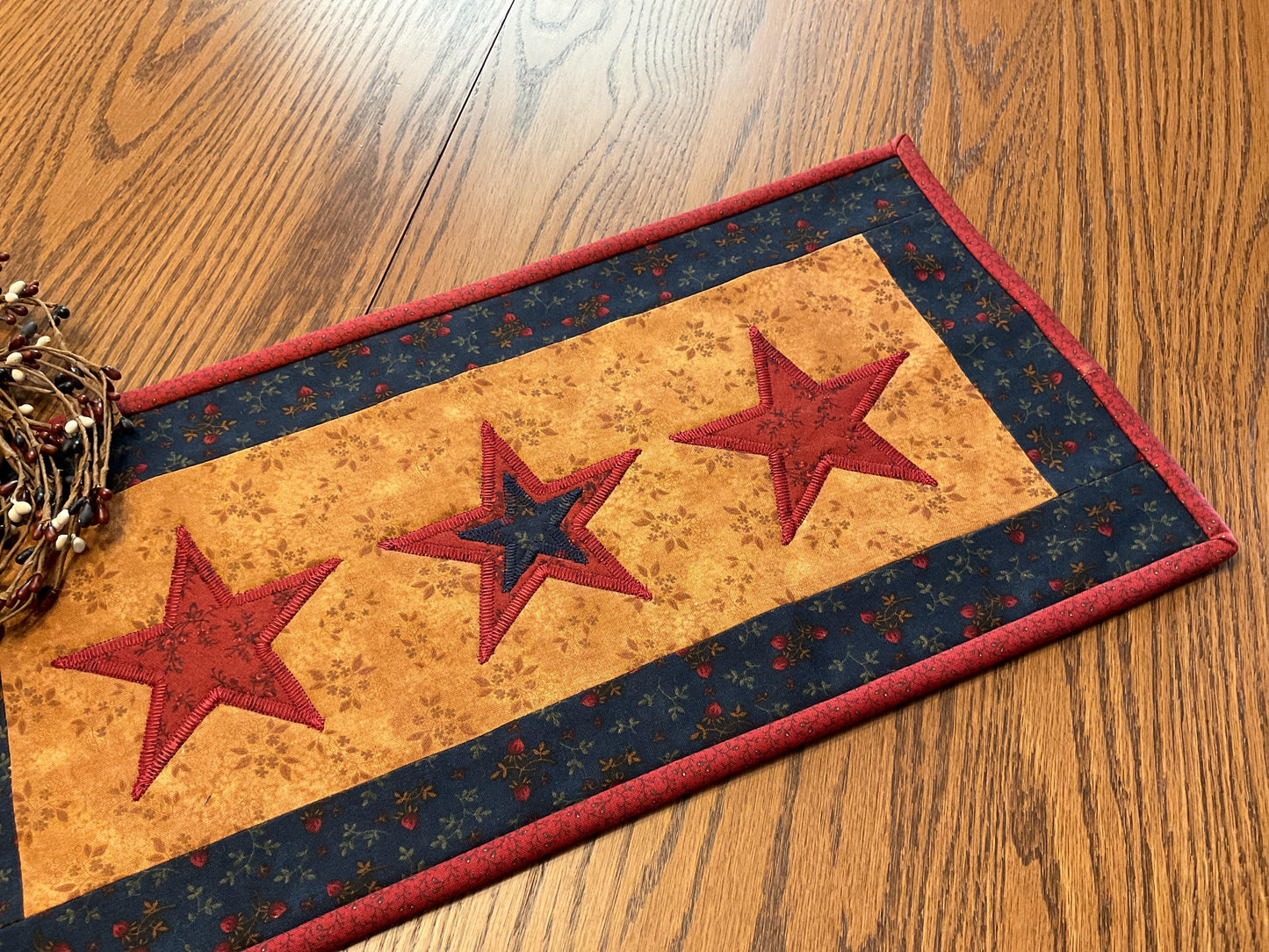 Primitive Farmhouse Americana Table Runner Item #1983