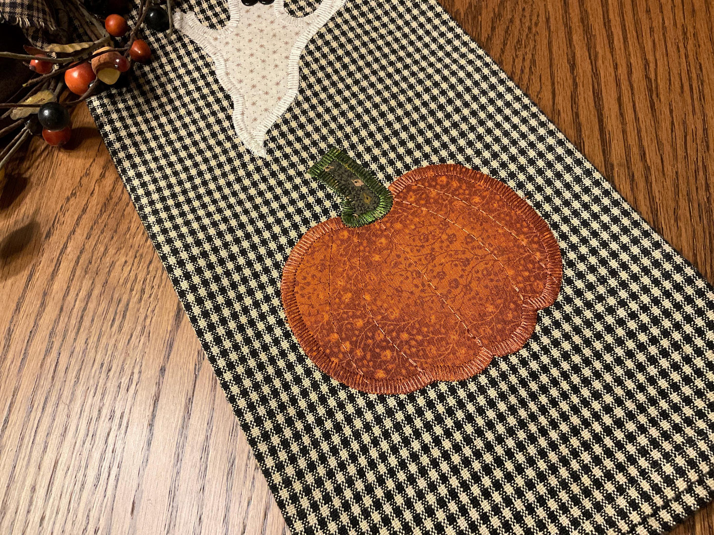 Primitive Farmhouse Autumn Halloween Towel Item #1986