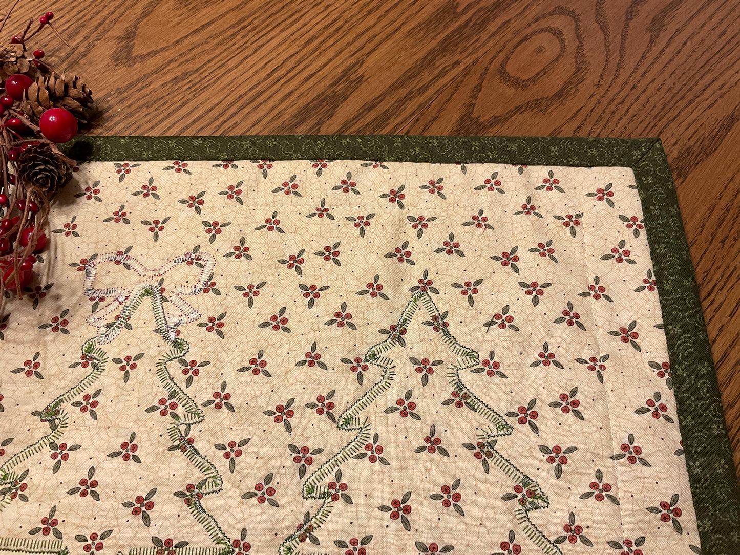 Primitive Farmhouse Christmas Table Runner Item #1990