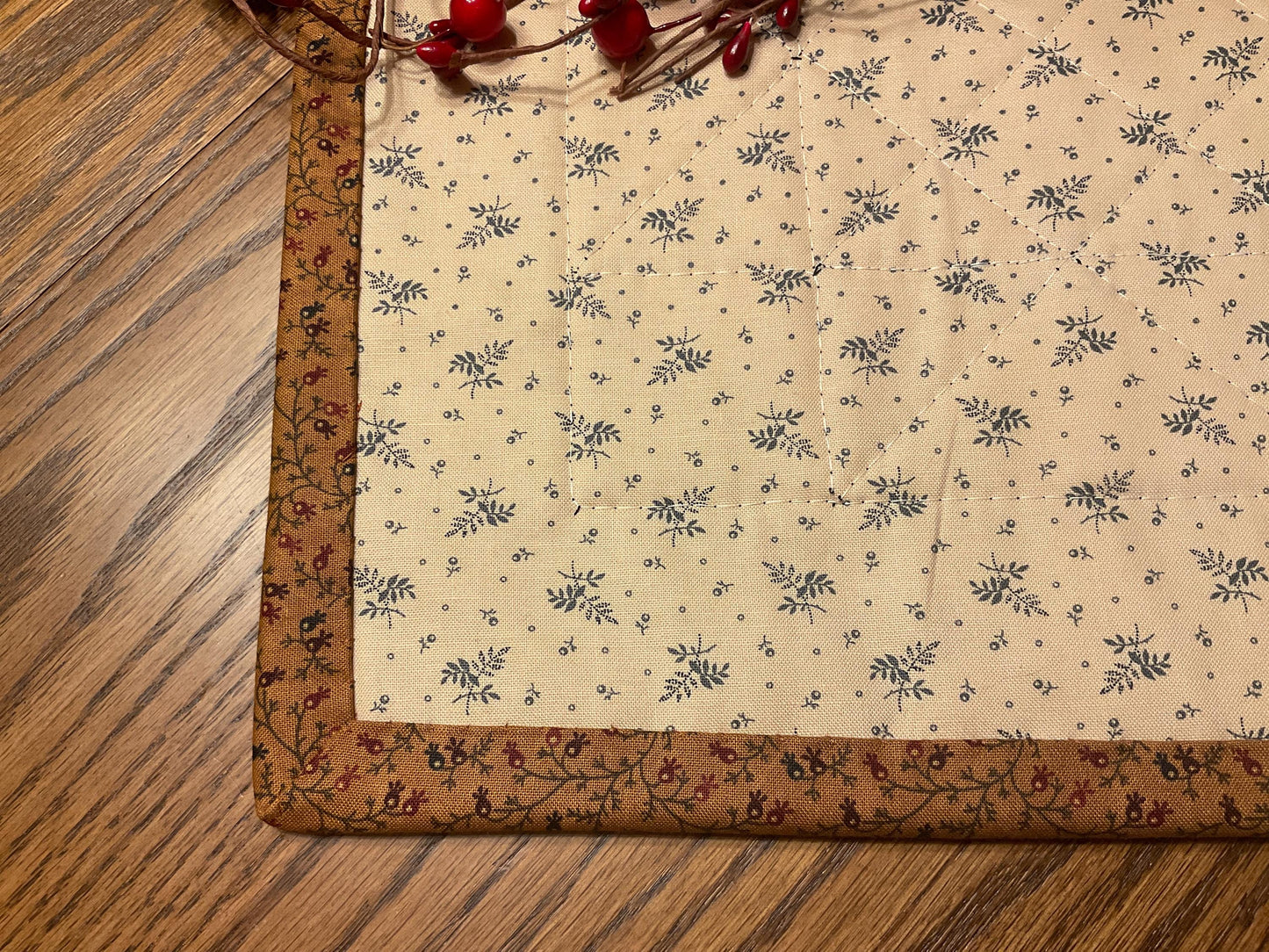 Primitive Farmhouse Scrappy Star Table Topper Item #2009