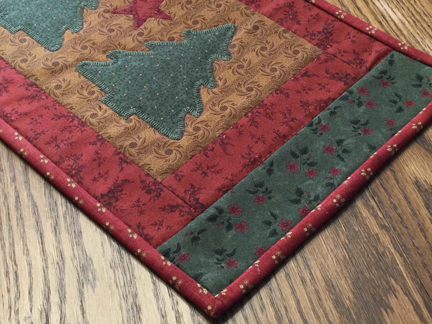 Primitive Farmhouse Christmas Table Runner Item #1532