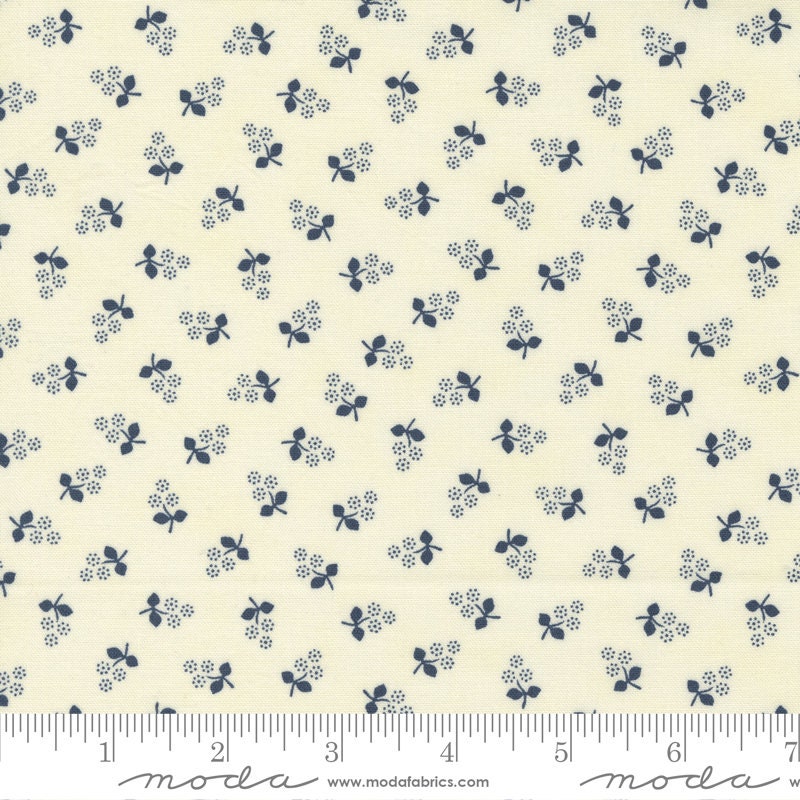 Garden Gatherings Shirtings by Primitive Gatherings Hydrangea 49172 13