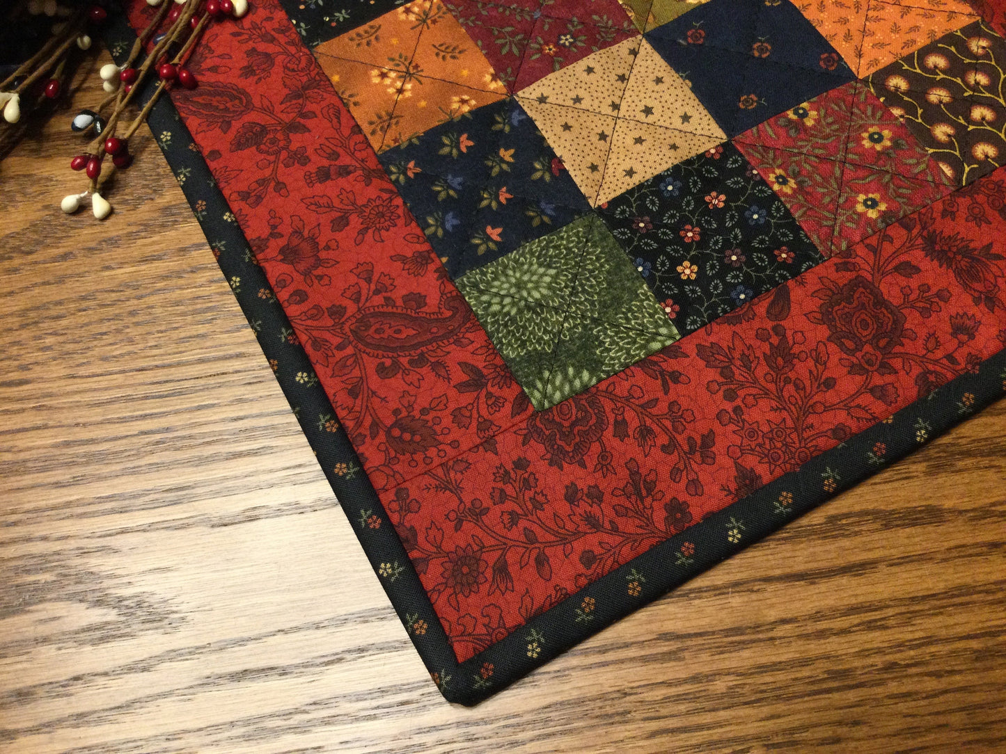 Primitive Farmhouse Scrappy Table Topper Item #1517