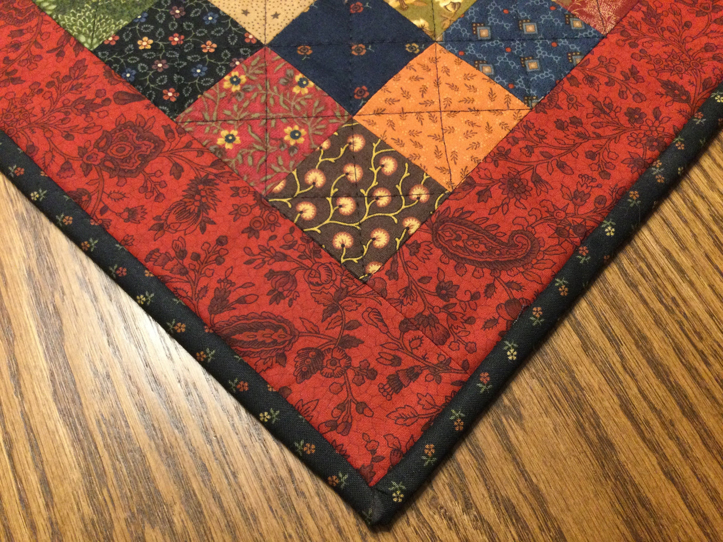 Primitive Farmhouse Scrappy Table Topper Item #1517