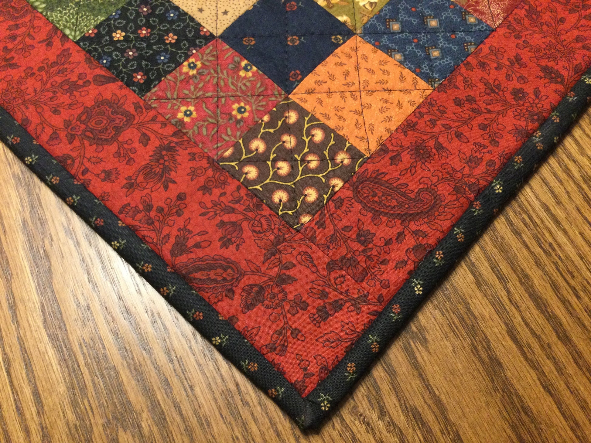 Primitive Farmhouse Scrappy Table Topper Item #1517