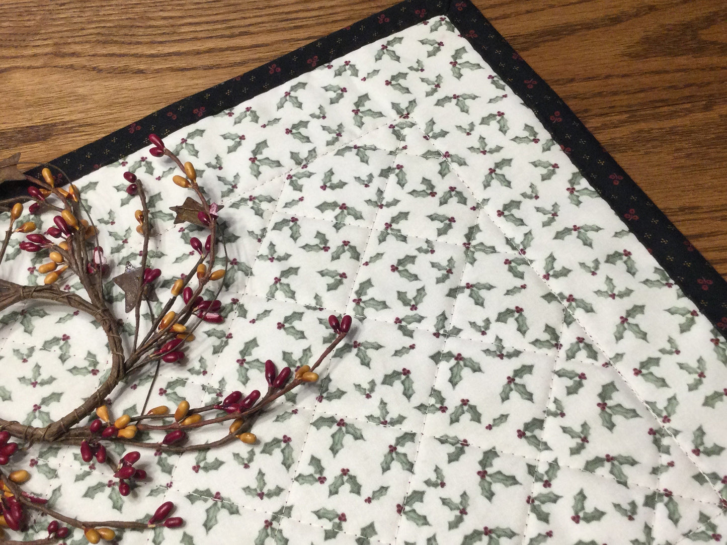 Primitive Farmhouse Christmas Table Topper Item #1592