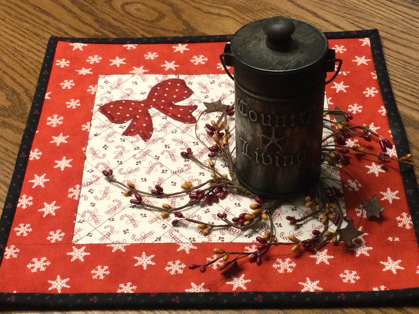 Primitive Farmhouse Christmas Table Topper Item #1593
