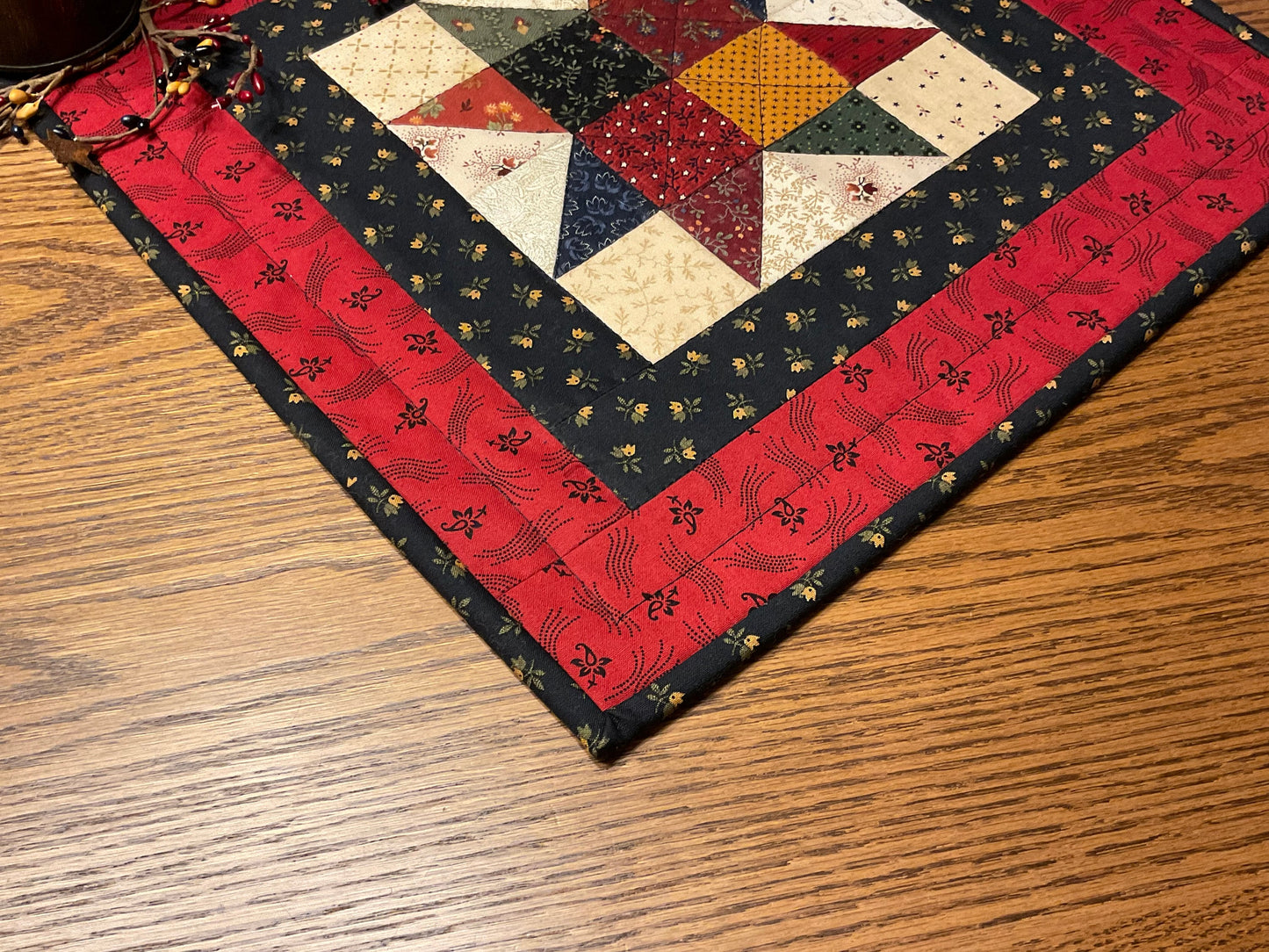 Primitive Farmhouse Scrappy Star Table Topper Item #1603