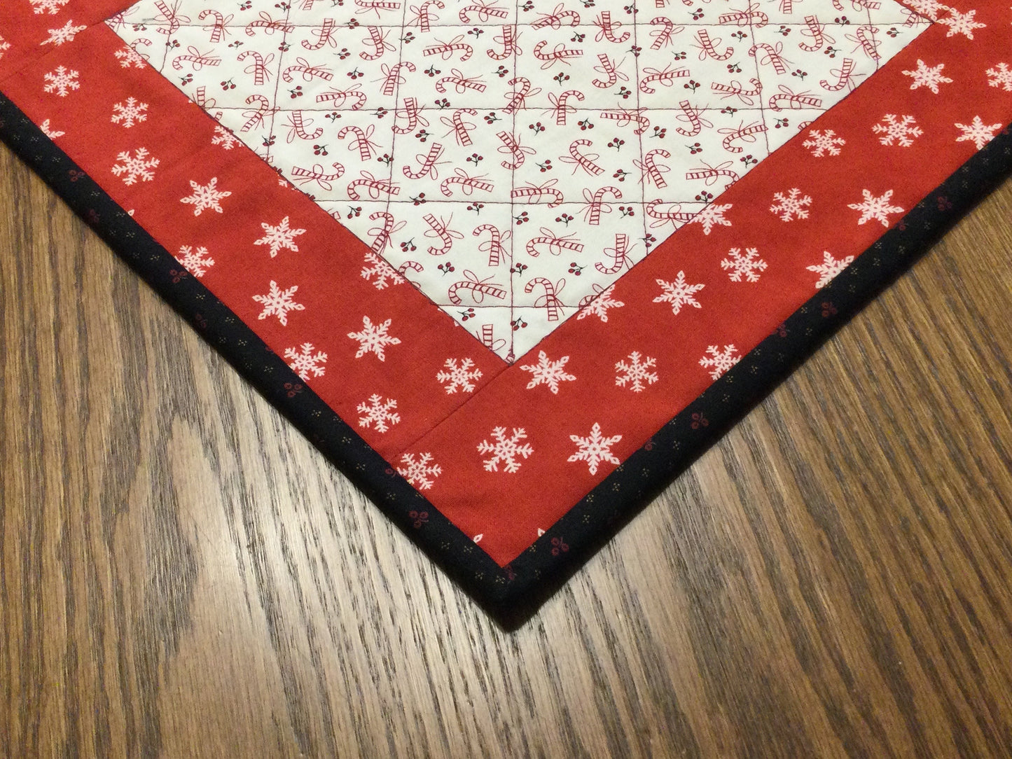 Primitive Farmhouse Christmas Table Topper Item #1592