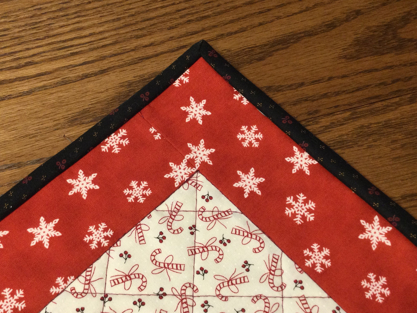 Primitive Farmhouse Christmas Table Topper Item #1592