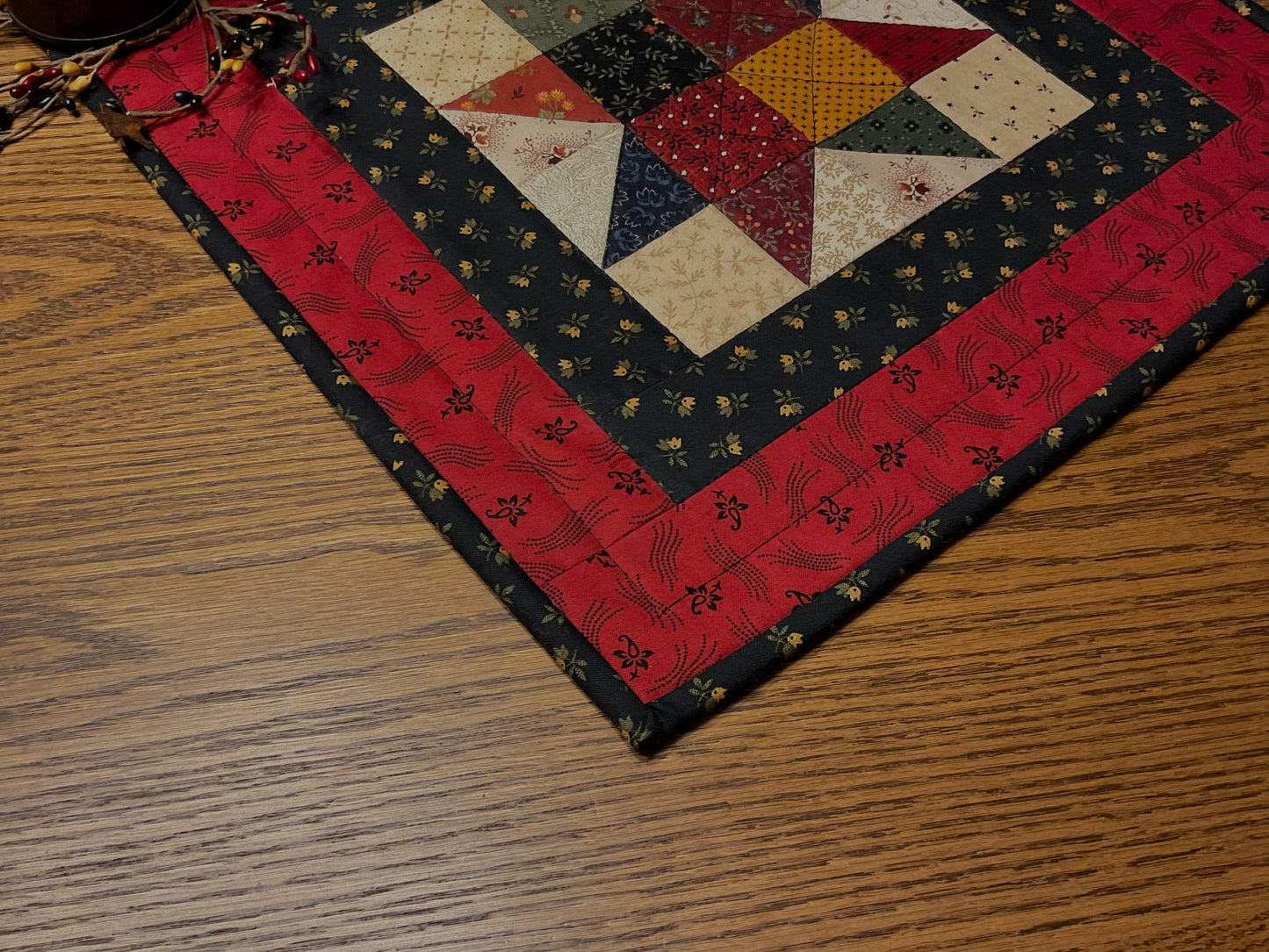 Primitive Farmhouse Scrappy Star Table Topper Item #1603