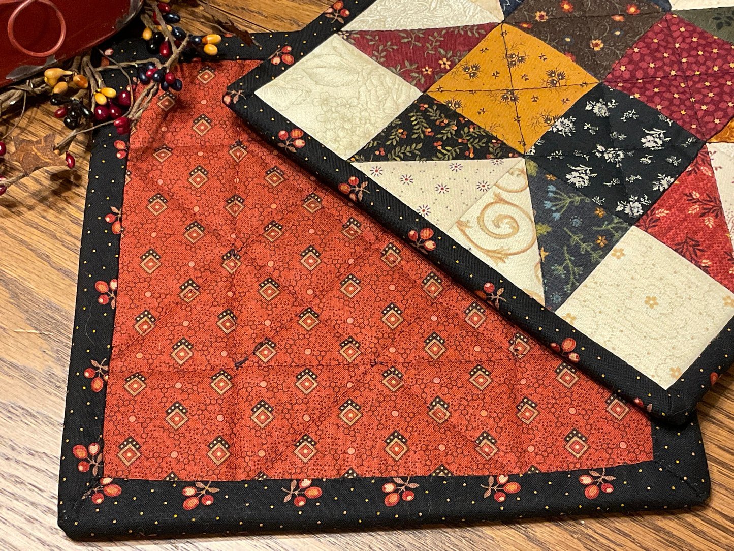 Primitive Farmhouse Scrappy Star Potholders Item #1625