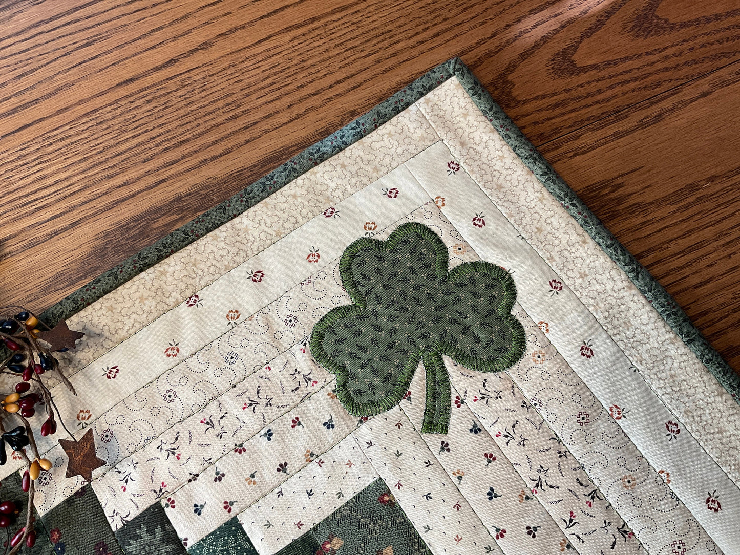 Primitive Farmhouse Log Cabin St.Patrick’s Table Topper Item #1637