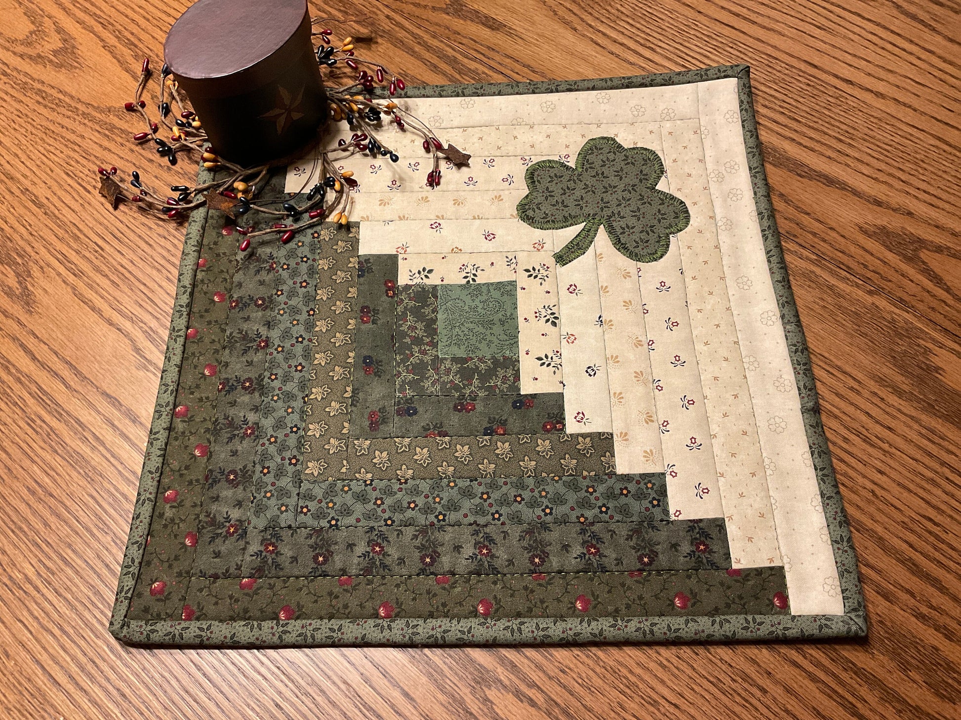 Primitive Farmhouse Log Cabin St.Patrick’s Table Topper Item #1639