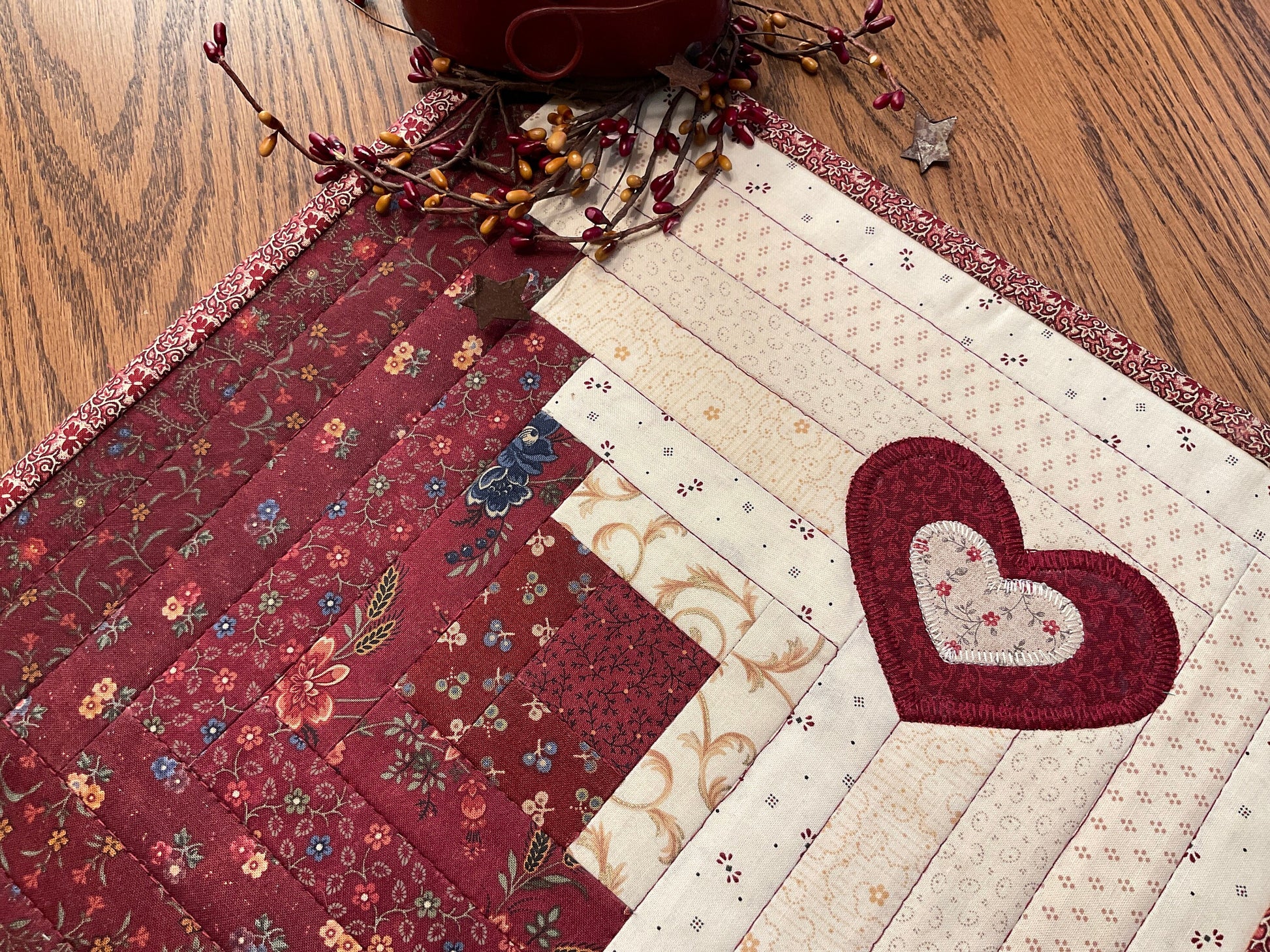 Primitive Farmhouse Log Cabin Valentine Table Topper Item #1627
