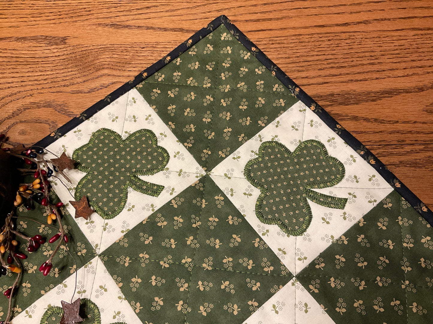 Primitive Farmhouse St Patrick's Table Topper Item #1649