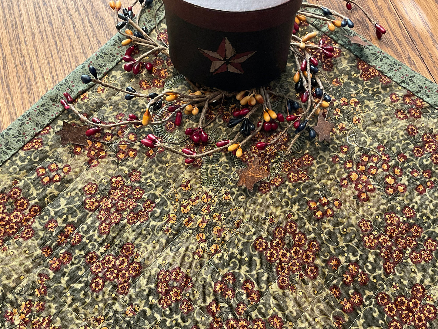 Primitive Farmhouse Log Cabin St.Patrick’s Table Topper Item #1637