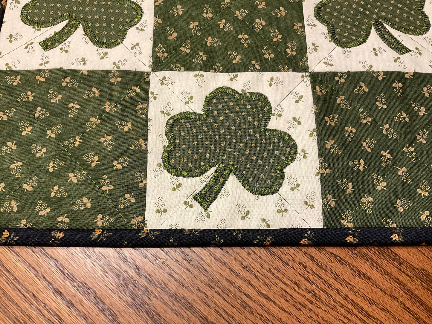 Primitive Farmhouse St Patrick's Table Topper Item #1651
