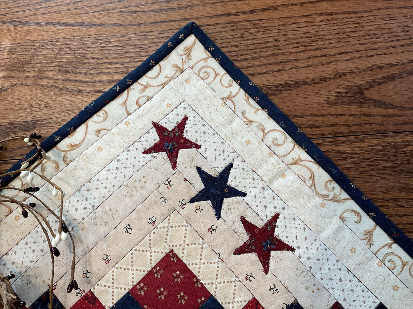Primitive Farmhouse Patriotic Log Cabin Table Topper Item #1688