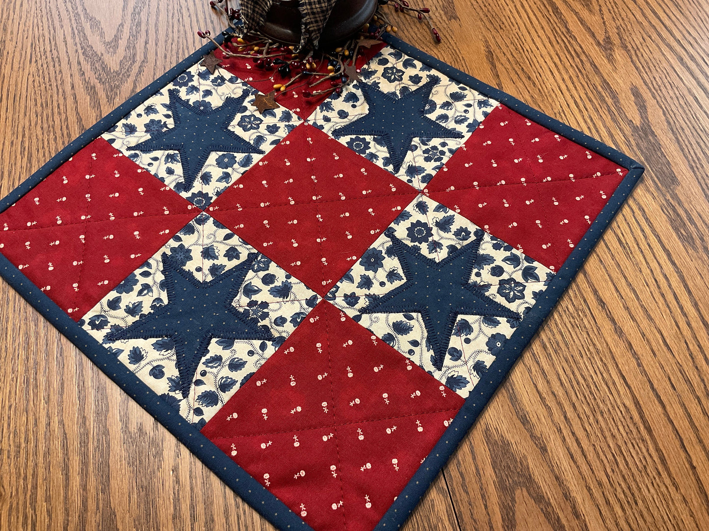 Primitive Farmhouse Americana Star Table Topper Item # 1710