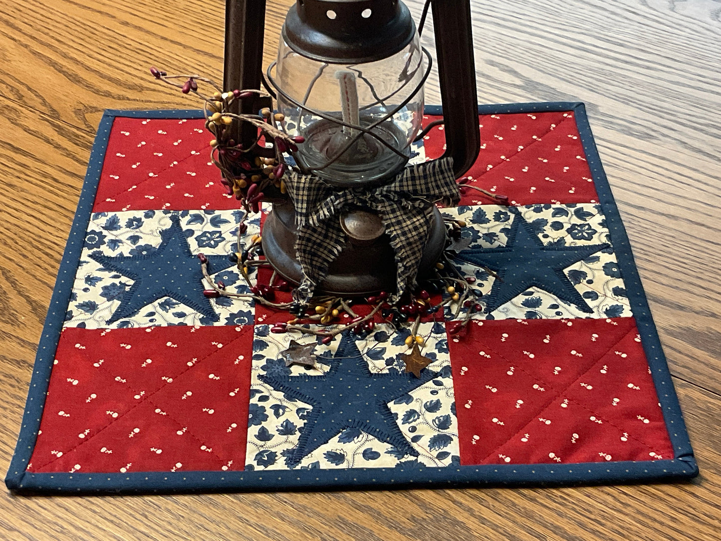 Primitive Farmhouse Americana Star Table Topper Item # 1710