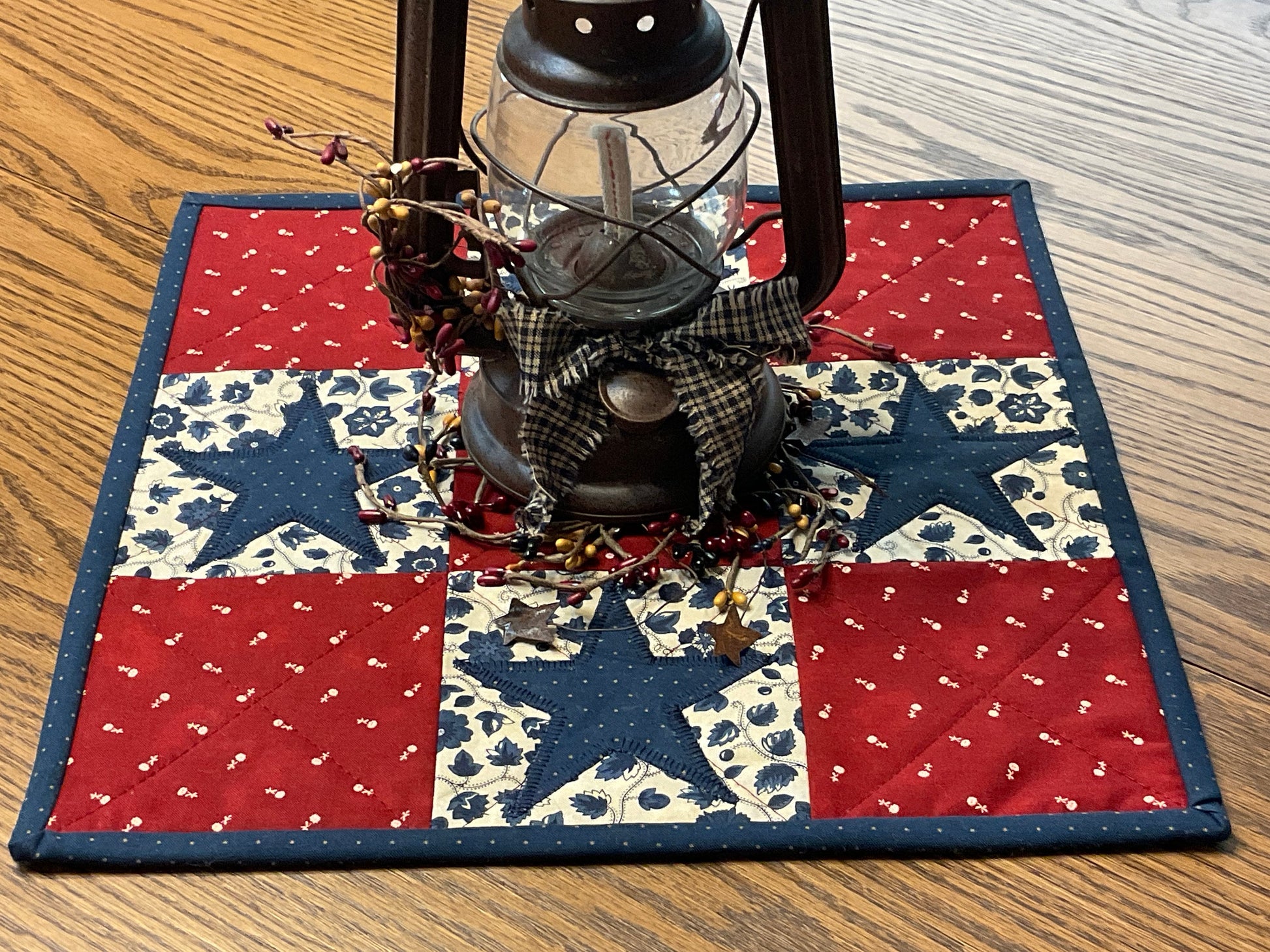 Primitive Farmhouse Americana Star Table Topper  Item # 1711