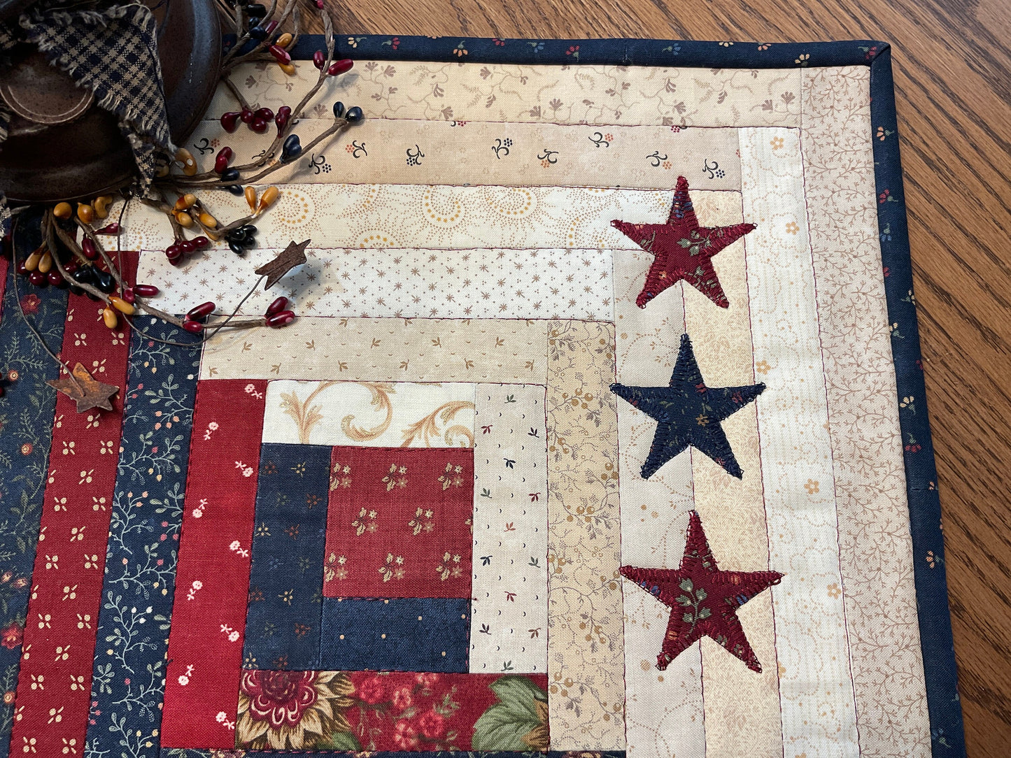 Primitive Farmhouse Patriotic Log Cabin Table Topper Item #1698