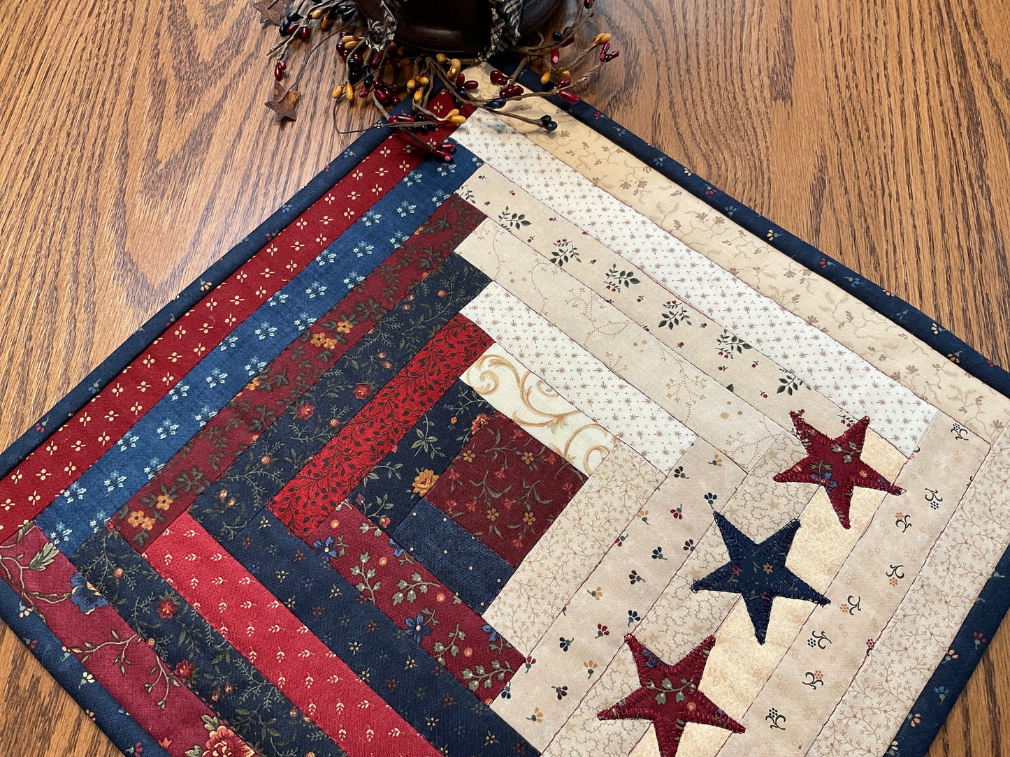 Primitive Farmhouse Patriotic Log Cabin Table Topper Item #1697