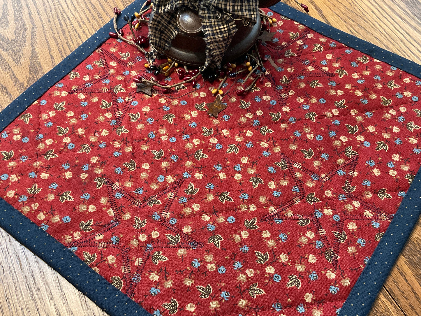 Primitive Farmhouse Americana Star Table Topper Item # 1710