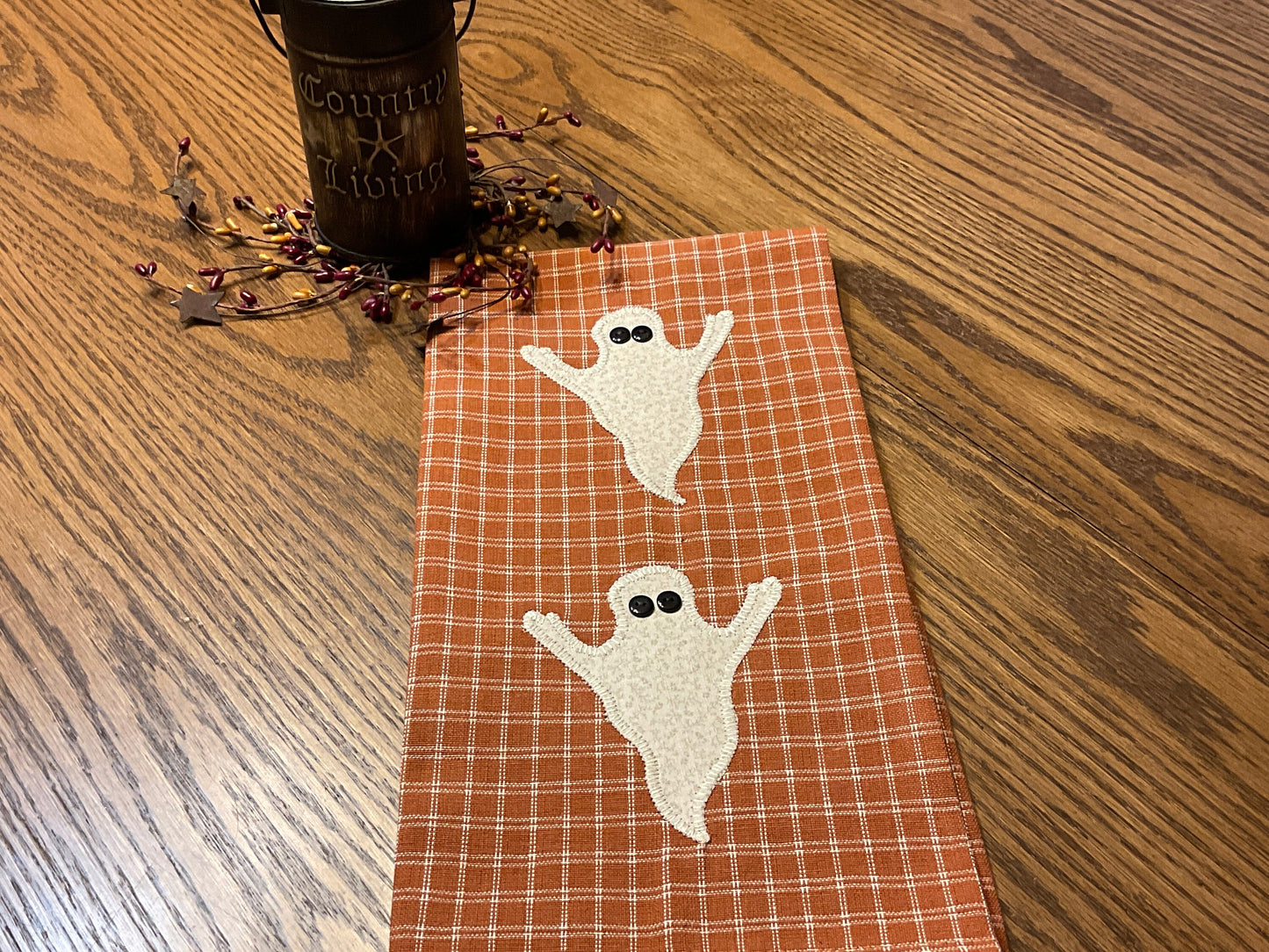 Primitive Farmhouse Ghost Halloween Towel Item #1745