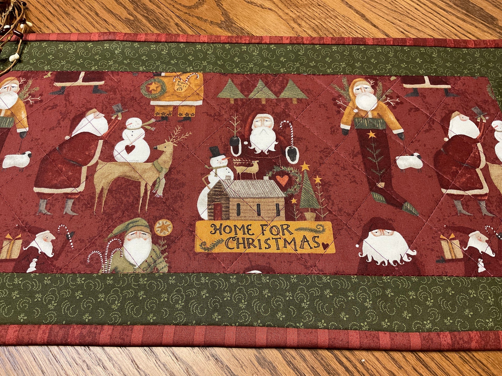 Christmas Primitive Farmhouse Santa Table Runner Item #1944