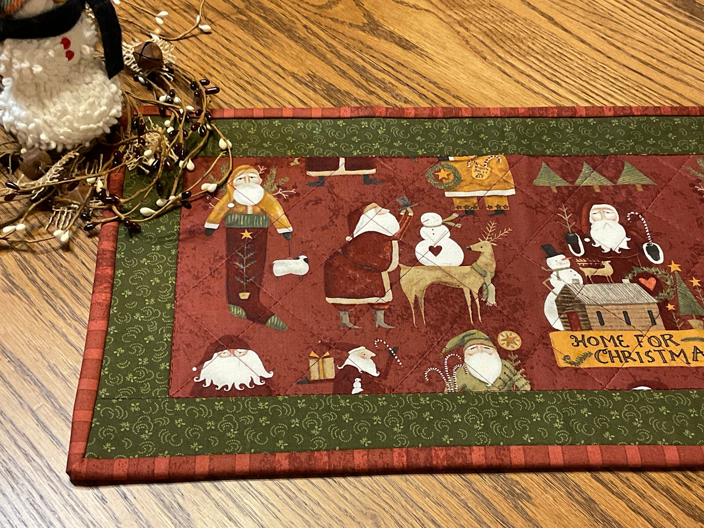 Christmas Primitive Farmhouse Santa Table Runner Item #1944