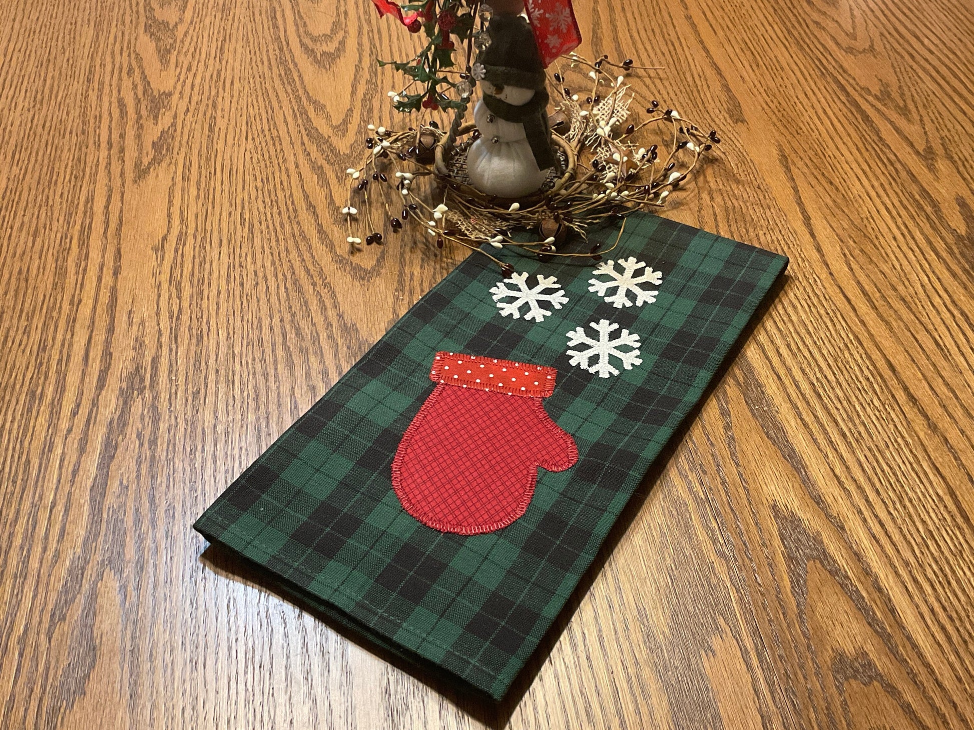 Christmas Mitten and Snowflakes Primitive Farmhouse Towel Item #1814