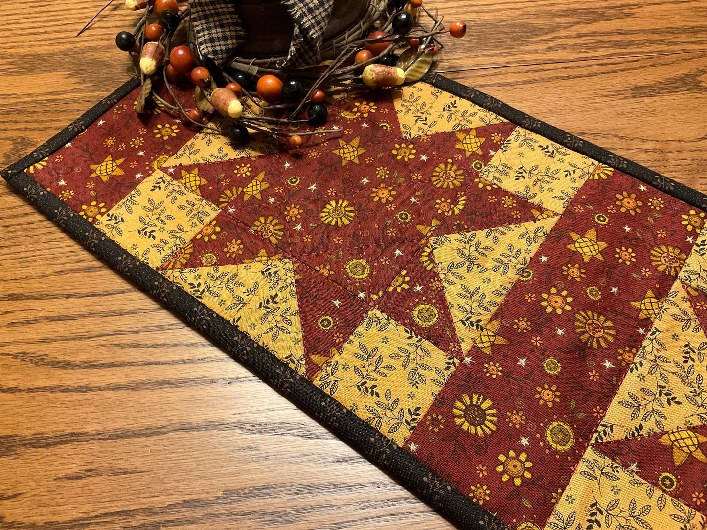 Primitive Farmhouse Autumn Star Table Runner Item #1932