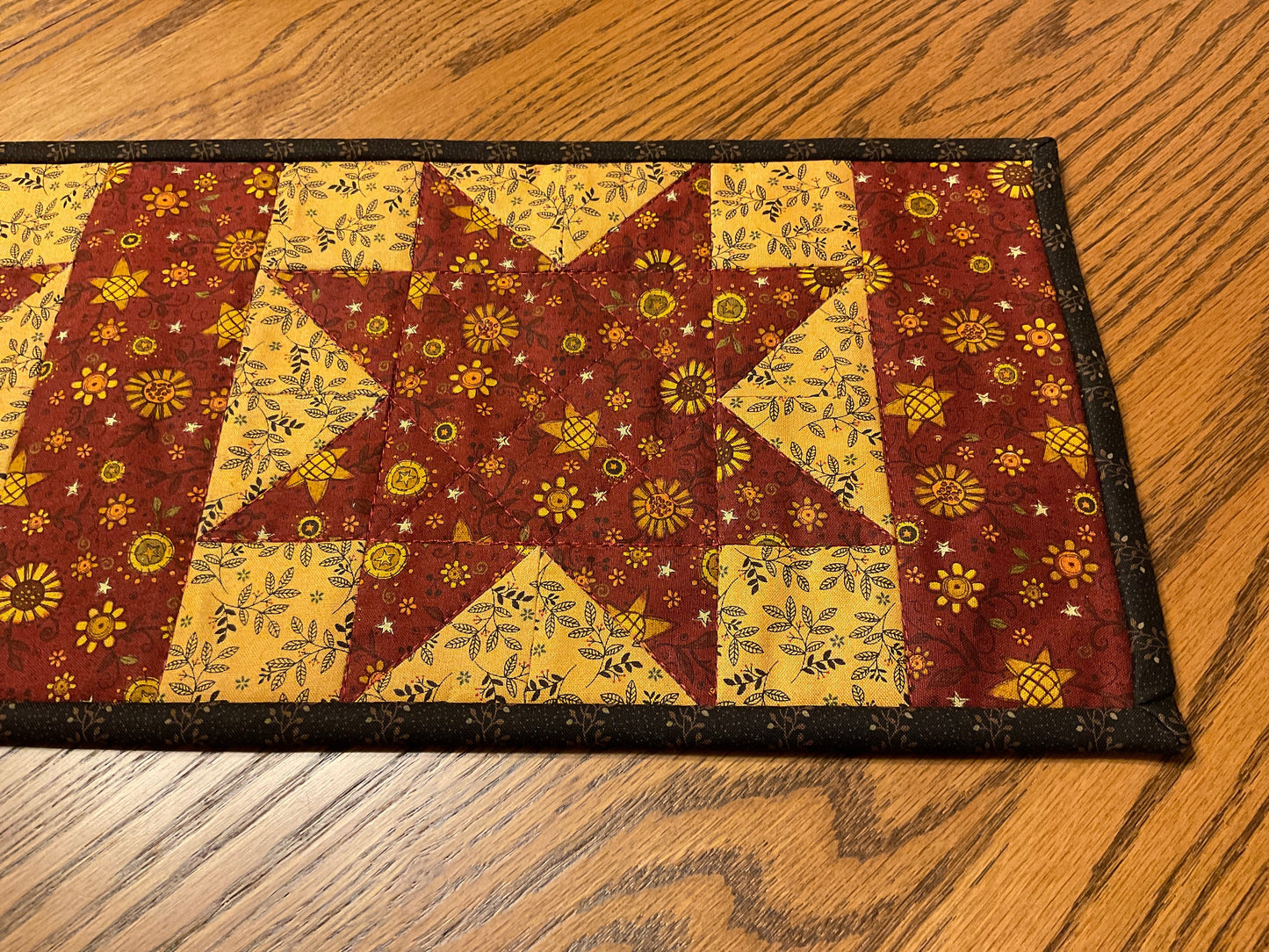 Primitive Farmhouse Autumn Star Table Runner Item #1932