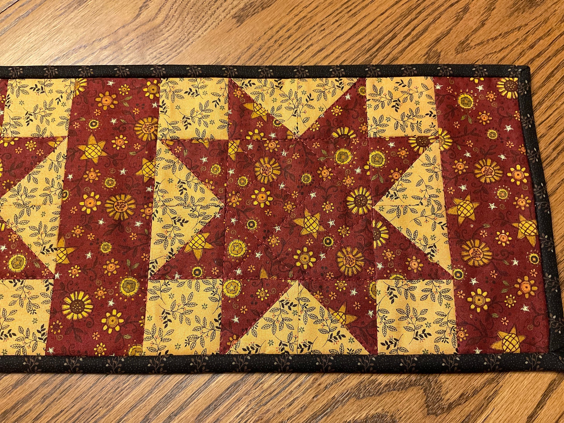 Primitive Farmhouse Autumn Star Table Runner Item #1932