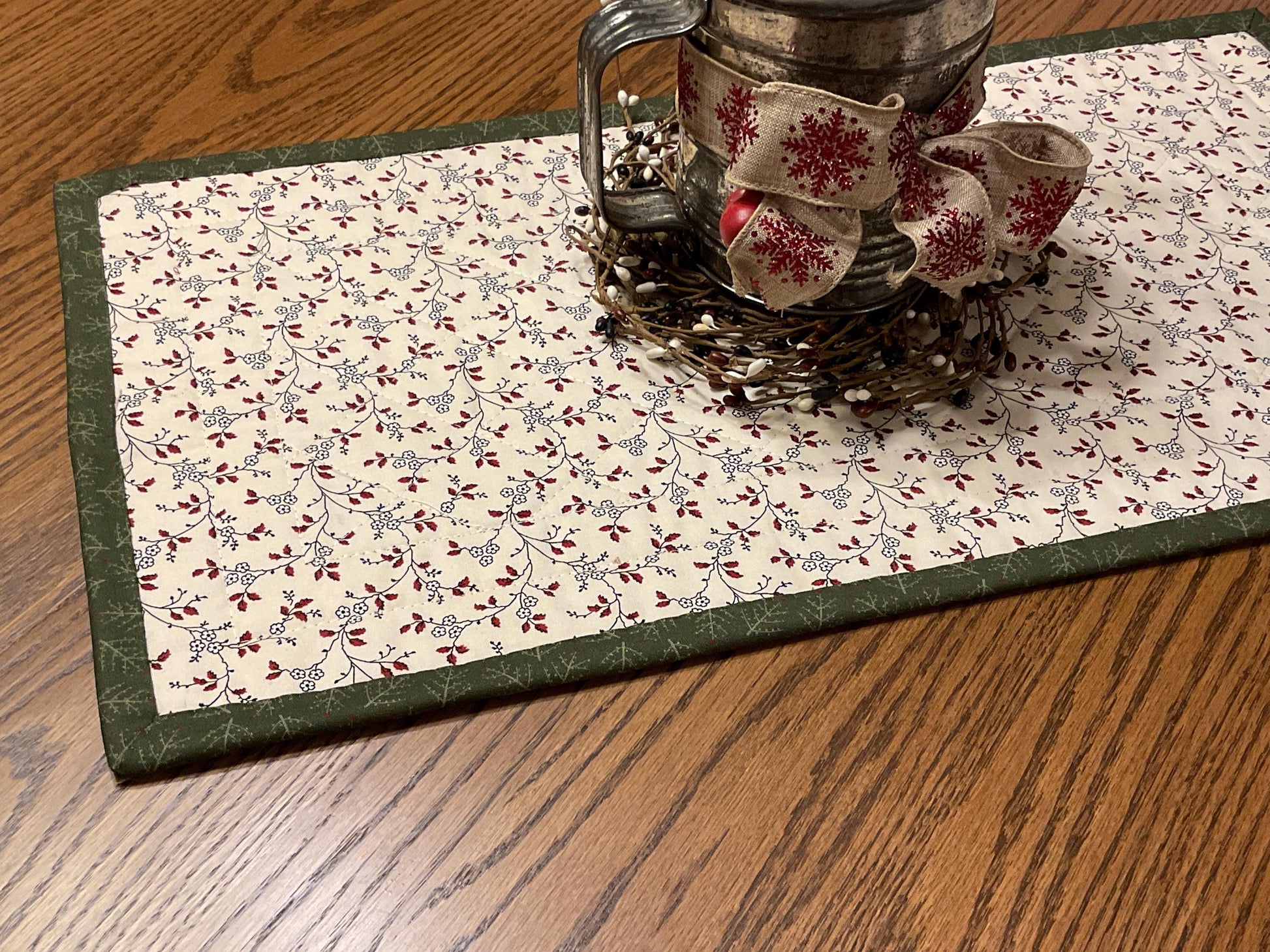 Christmas Primitive Farmhouse Santa Table Runner Item #1947