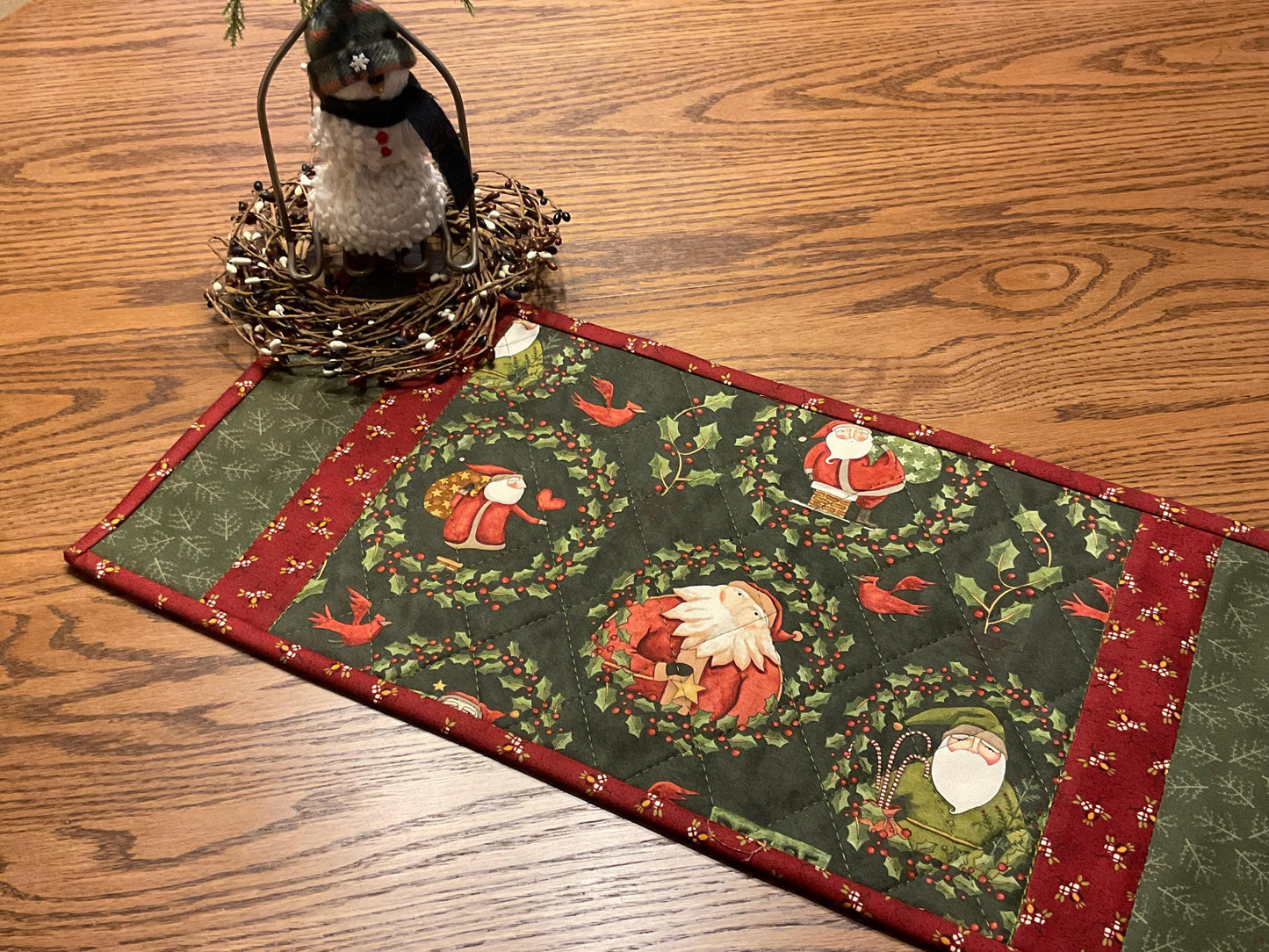 Christmas Primitive Farmhouse Santa Table Runner Item #1949