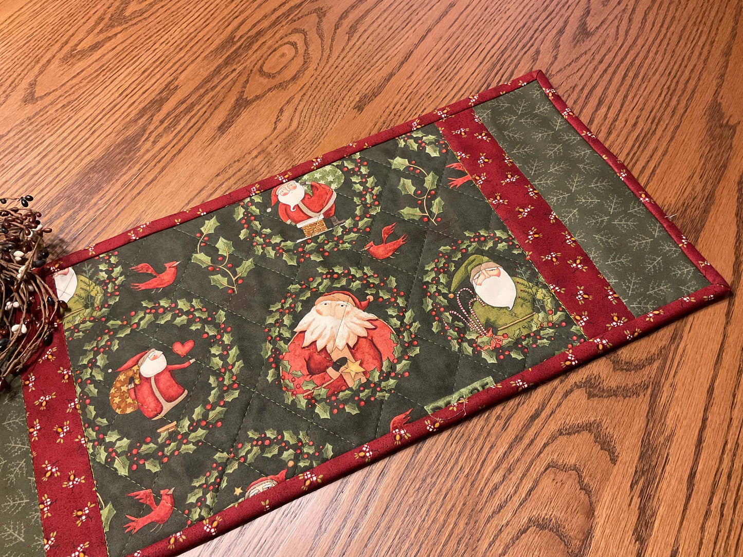 Christmas Primitive Farmhouse Santa Table Runner Item #1949