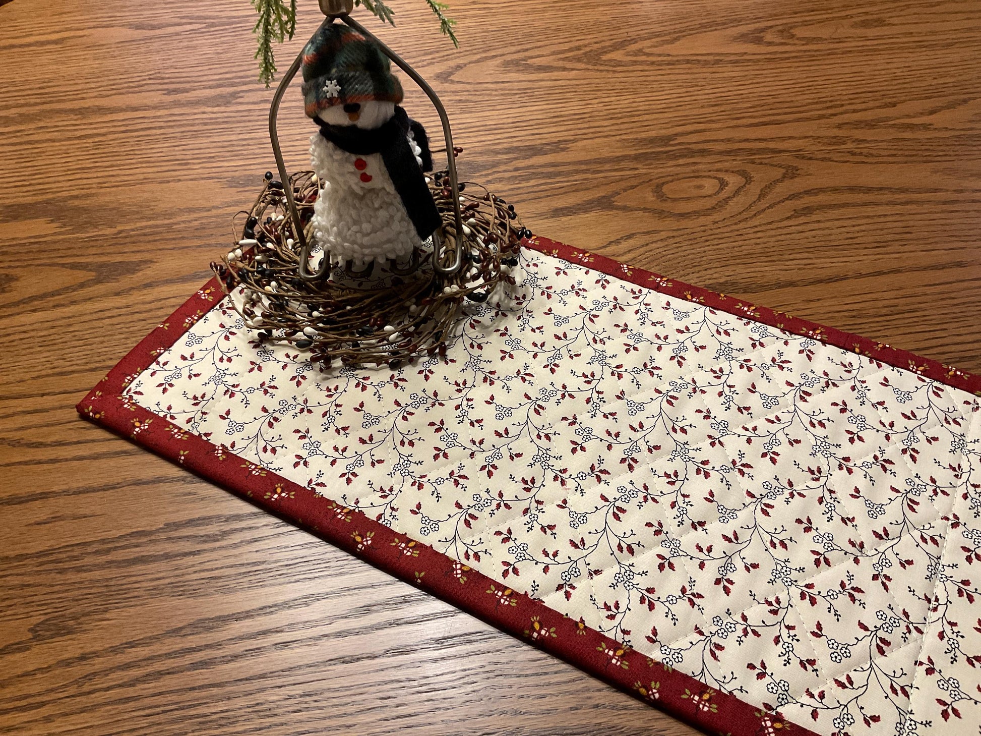 Christmas Primitive Farmhouse Santa Table Runner Item #1949