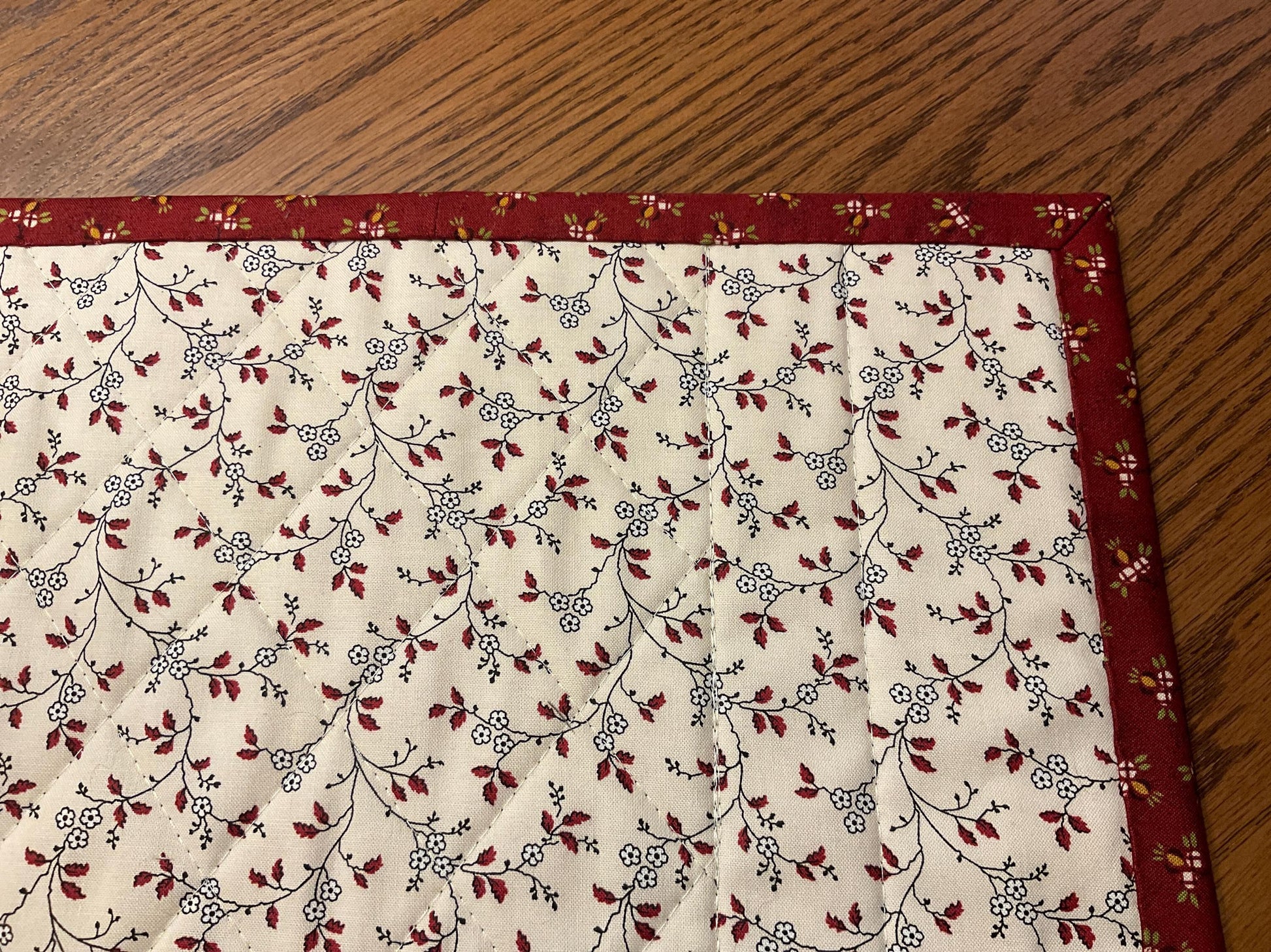 Christmas Primitive Farmhouse Santa Table Runner Item #1949