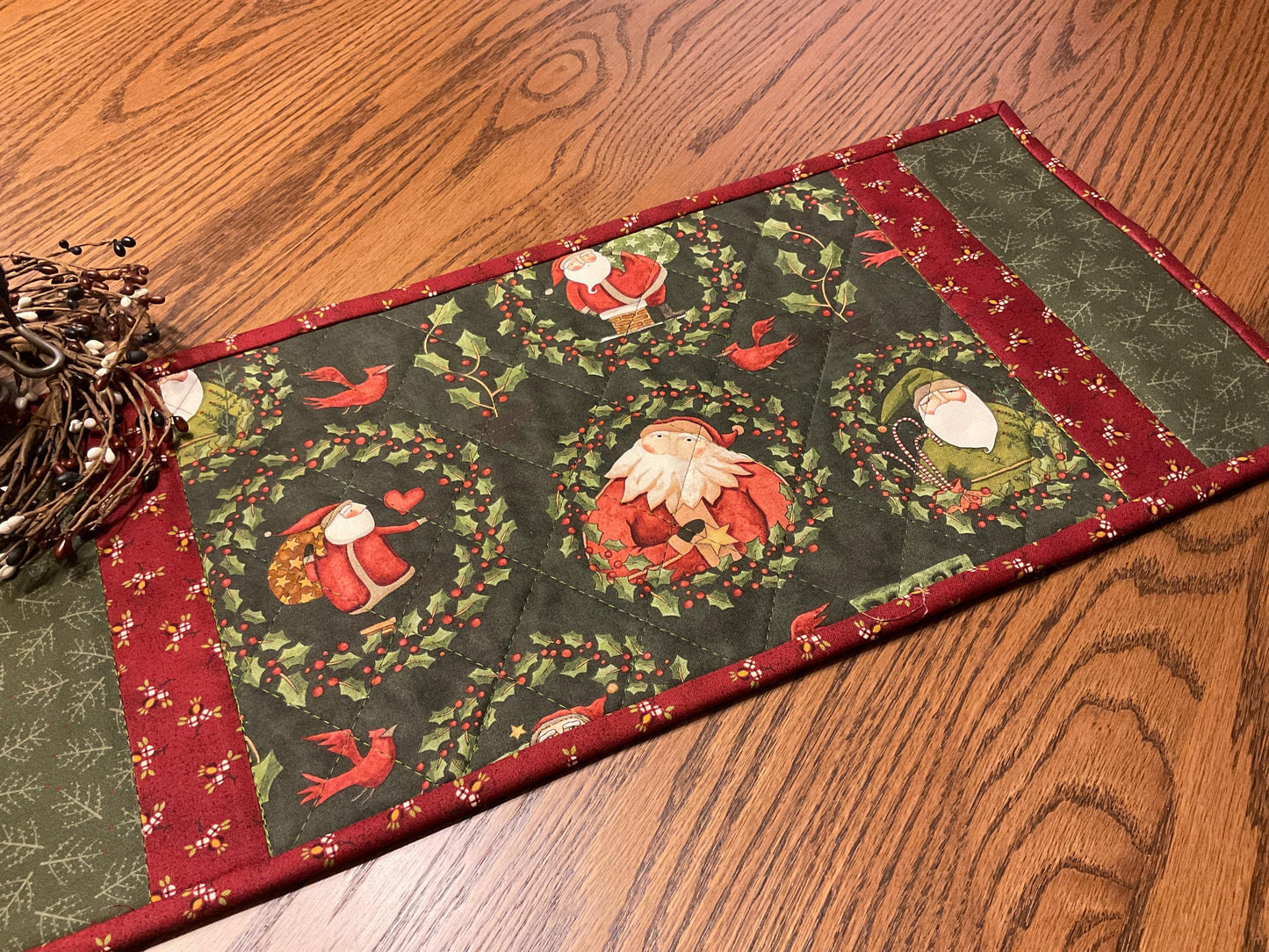 Christmas Primitive Farmhouse Santa Table Runner Item #1949