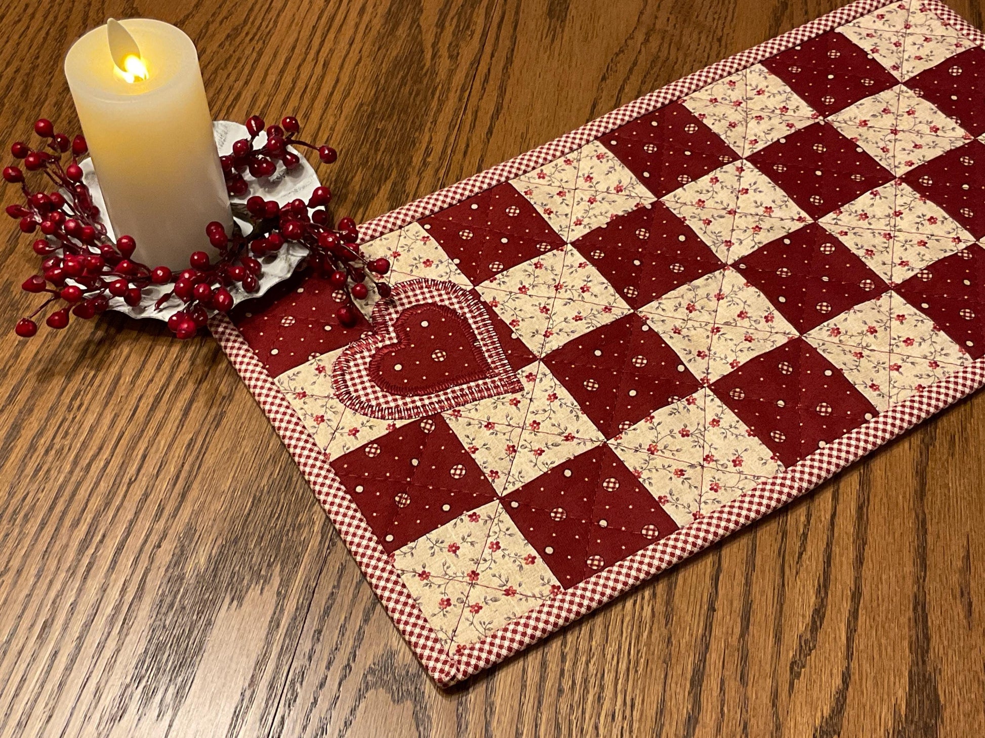 Primitive Farmhouse Valentine Table Runner Item #1964